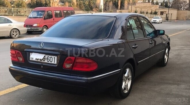 Mercedes E 240 1998, 225,000 km - 2.4 l - Bakı