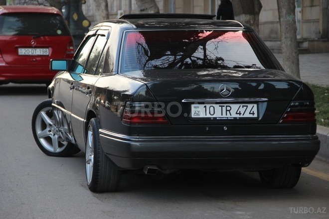 Mercedes E 200 1995, 273,000 km - 2.0 l - Gəncə