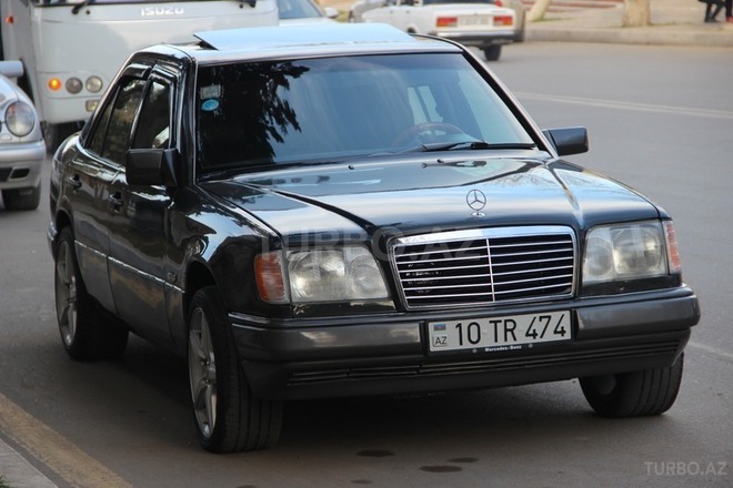 Mercedes E 200 1995, 273,000 km - 2.0 l - Gəncə