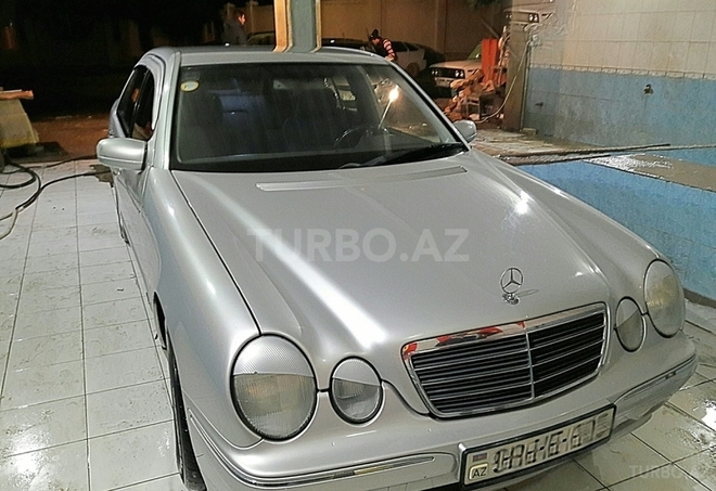 Mercedes E 220 2000, 230,000 km - 2.2 l - Bakı
