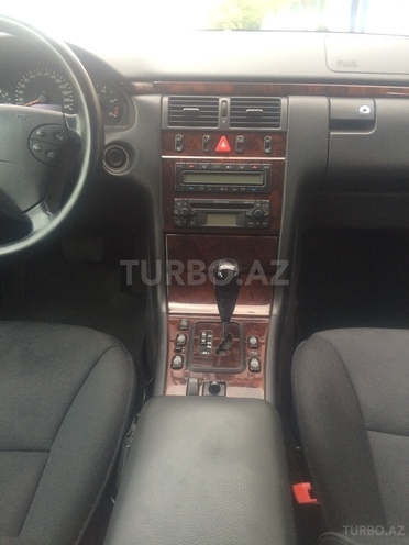 Mercedes E 220 2000, 212,000 km - 2.2 l - Bakı