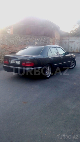 Mercedes E 240 1998, 235,000 km - 2.4 л - Şəki