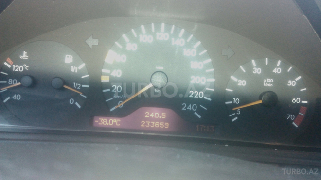 Mercedes E 240 1998, 235,000 km - 2.4 л - Şəki