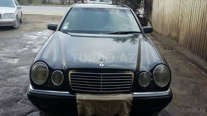 Mercedes E 230 1996, 31,900 km - 2.3 l - Bakı