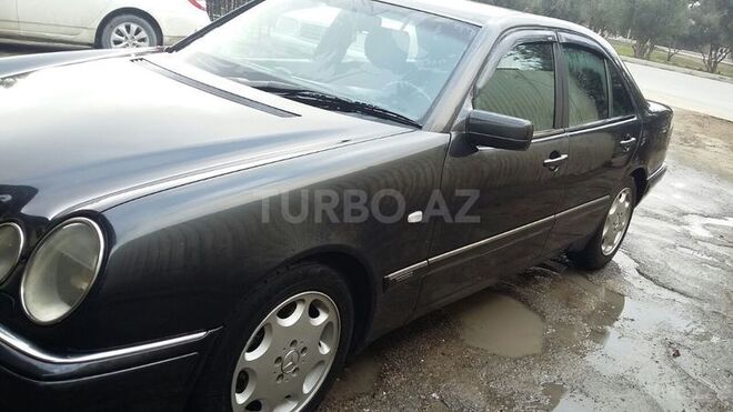 Mercedes E 230 1996, 31,900 km - 2.3 l - Bakı