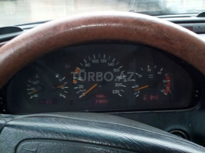 Mercedes C 220 1999, 219,000 km - 2.2 l - Bakı