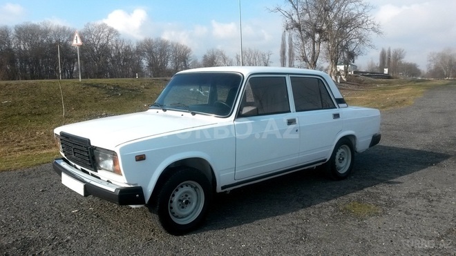 LADA (VAZ) 2107 2007, 130,000 km - 1.6 l - Qax