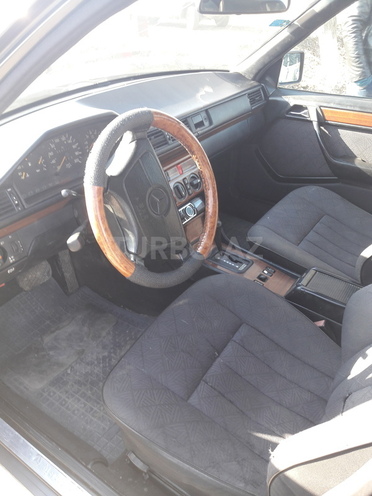 Mercedes E 250 1994, 485,273 km - 2.5 l - Sabirabad