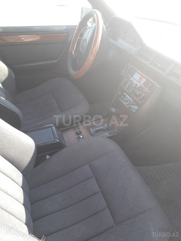 Mercedes E 250 1994, 485,273 km - 2.5 l - Sabirabad