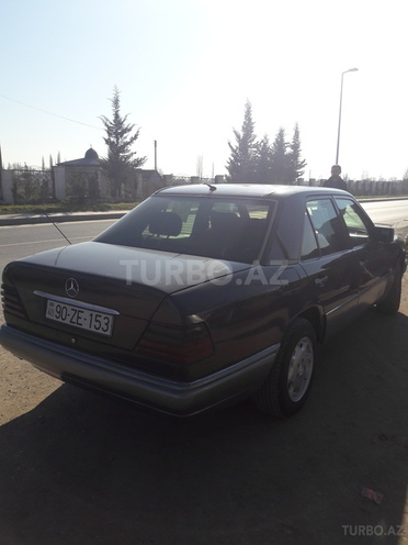 Mercedes E 250 1994, 485,273 km - 2.5 l - Sabirabad