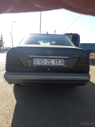 Mercedes E 250 1994, 485,273 km - 2.5 l - Sabirabad