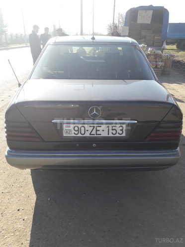 Mercedes E 250 1994, 485,273 km - 2.5 l - Sabirabad