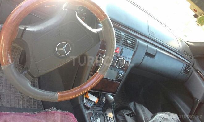 Mercedes E 230 1996, 234,530 km - 2.3 l - Bakı