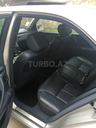 Mercedes E 240 2000, 255,000 km - 2.6 l - Bakı