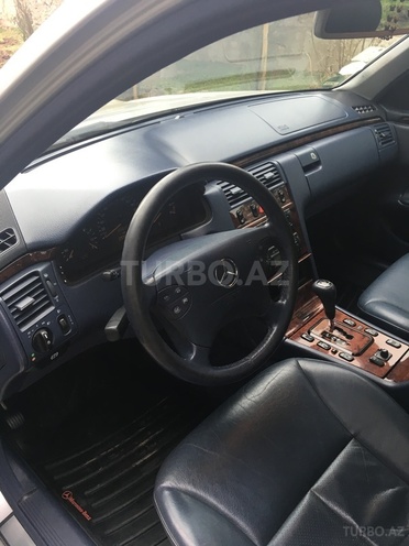 Mercedes E 240 2000, 255,000 km - 2.6 l - Bakı
