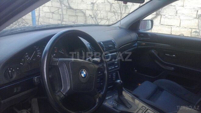 BMW 528 2000, 330,000 km - 2.8 l - Bakı