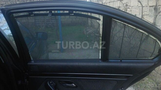BMW 528 2000, 330,000 km - 2.8 l - Bakı