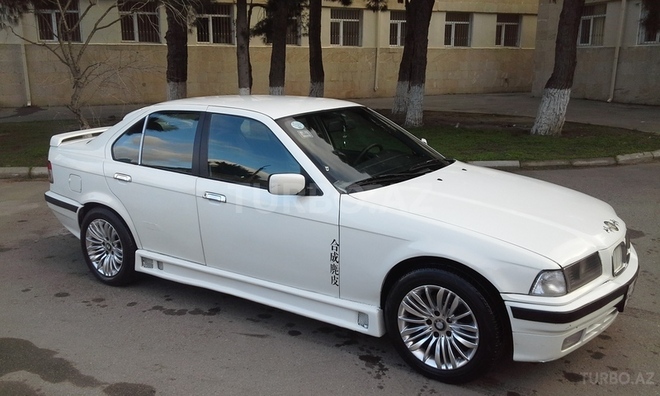 BMW 318 1992, 332,000 km - 1.8 l - Bakı
