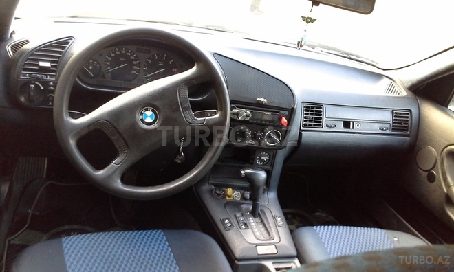 BMW 318 1992, 332,000 km - 1.8 l - Bakı