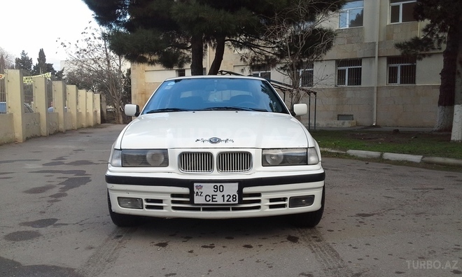 BMW 318 1992, 332,000 km - 1.8 l - Bakı