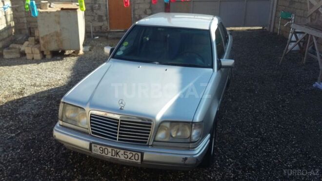 Mercedes E 220 1994, 522,000 km - 2.2 l - Bakı
