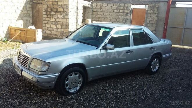 Mercedes E 220 1994, 522,000 km - 2.2 l - Bakı
