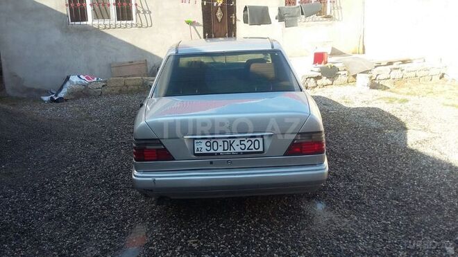 Mercedes E 220 1994, 522,000 km - 2.2 l - Bakı