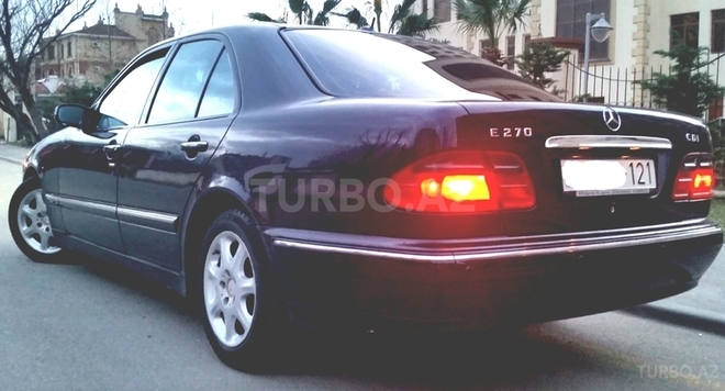 Mercedes E 270 1999, 211,000 km - 2.7 l - Bakı