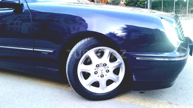 Mercedes E 270 1999, 211,000 km - 2.7 l - Bakı