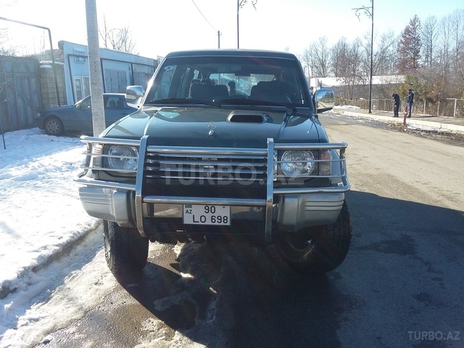 Mitsubishi Pajero 1994, 330,000 km - 2.8 l - İsmayıllı