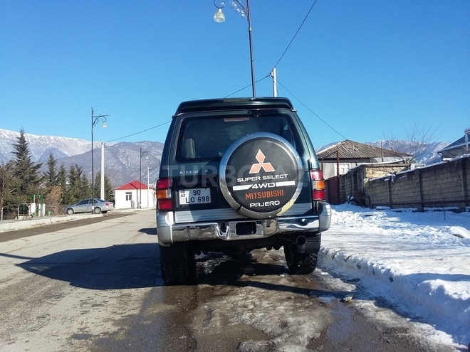 Mitsubishi Pajero 1994, 330,000 km - 2.8 l - İsmayıllı