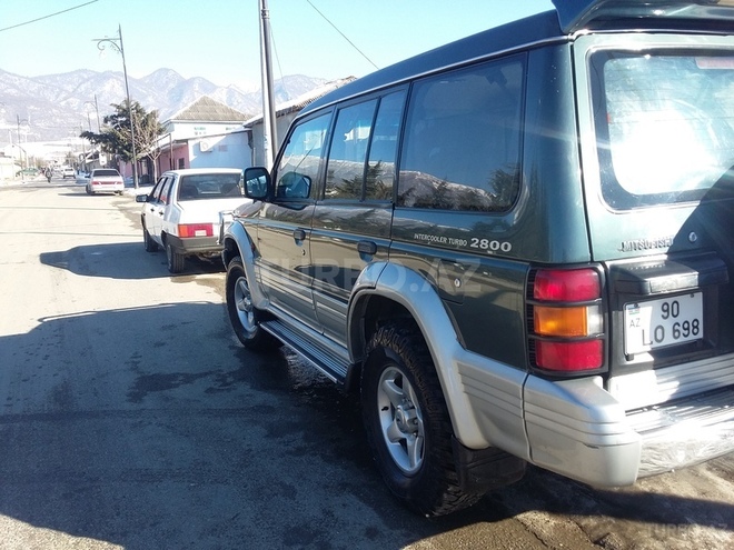 Mitsubishi Pajero 1994, 330,000 km - 2.8 l - İsmayıllı