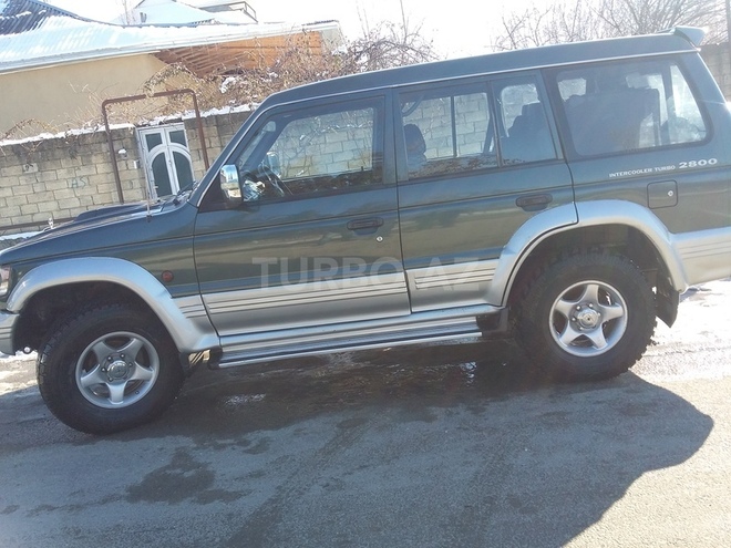 Mitsubishi Pajero 1994, 330,000 km - 2.8 l - İsmayıllı