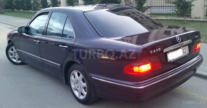 Mercedes E 270 1999, 211,000 km - 2.7 l - Bakı