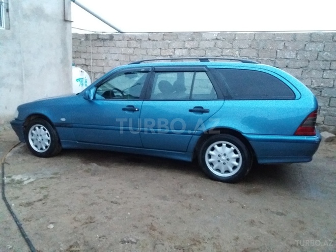 Mercedes C 220 2000, 221,000 km - 2.2 l - Bakı