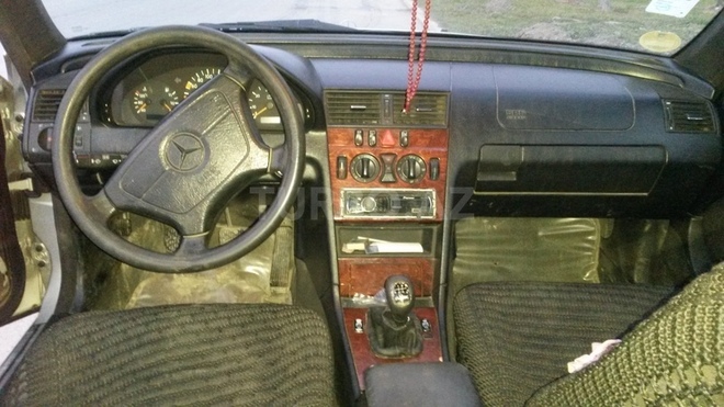 Mercedes C 220 1998, 415,000 km - 2.2 l - Sumqayıt