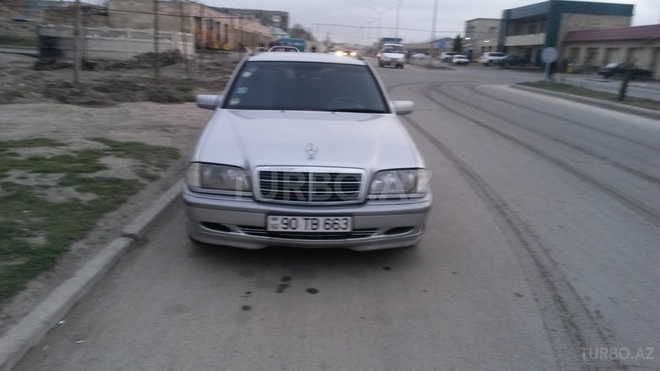 Mercedes C 220 1998, 415,000 km - 2.2 l - Sumqayıt
