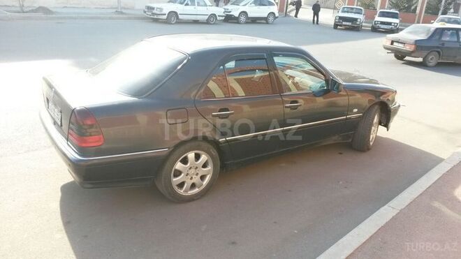 Mercedes C 220 2000, 210,000 km - 2.2 l - Gəncə