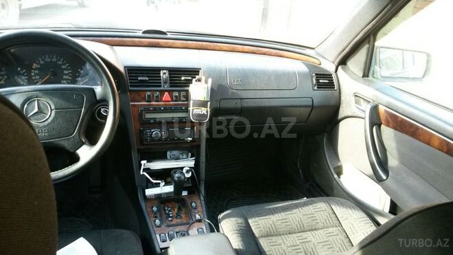Mercedes C 220 2000, 210,000 km - 2.2 l - Gəncə