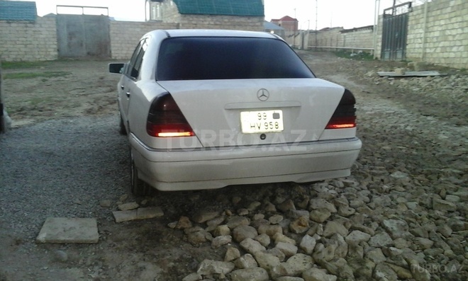 Mercedes C 230 1998, 300,000 km - 0.3 l - Bakı