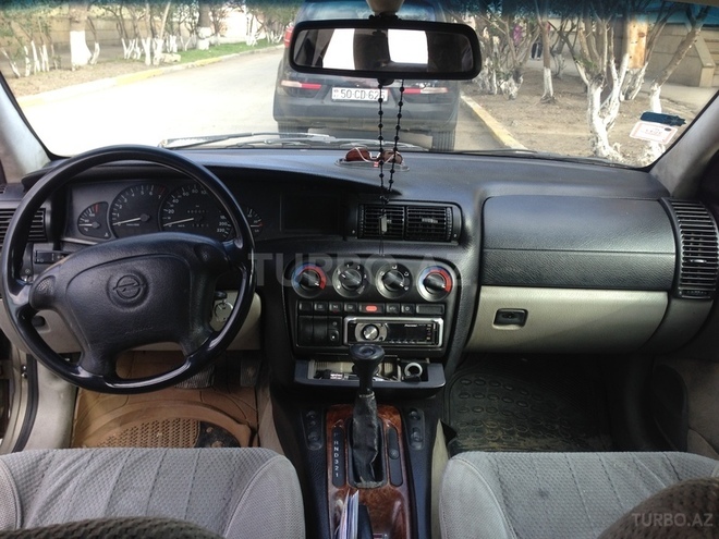 Opel Omega 1997, 285,000 km - 2.0 l - Sumqayıt