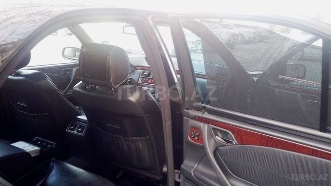 Mercedes E 280 2001, 242,000 km - 2.8 л - Bakı