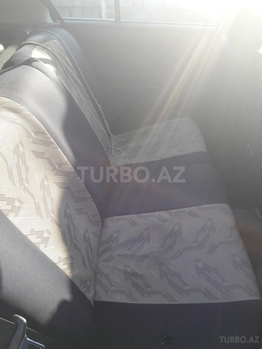 Volkswagen Golf 1993, 274,580 km - 1.4 l - Sabirabad