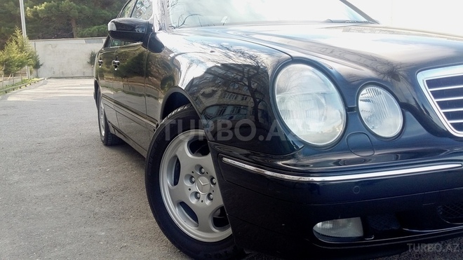 Mercedes E 280 2001, 242,000 km - 2.8 л - Bakı