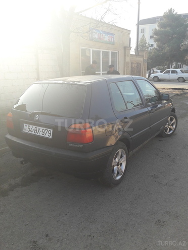 Volkswagen Golf 1993, 274,580 km - 1.4 l - Sabirabad