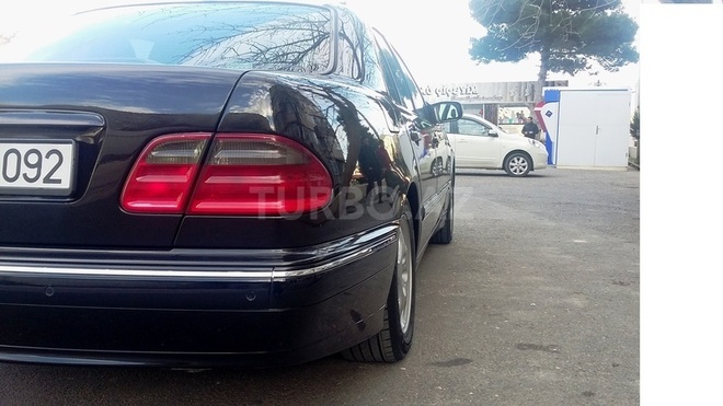 Mercedes E 280 2001, 242,000 km - 2.8 л - Bakı