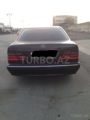 Mercedes E 270 2000, 193,400 km - 2.7 l - Bakı