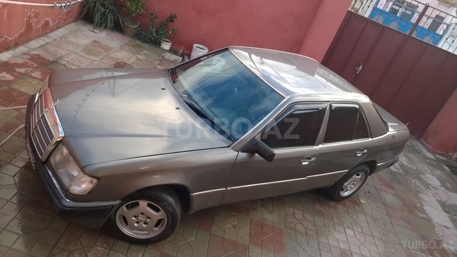 Mercedes E 200 1993, 287,405 km - 2.0 л - Bakı