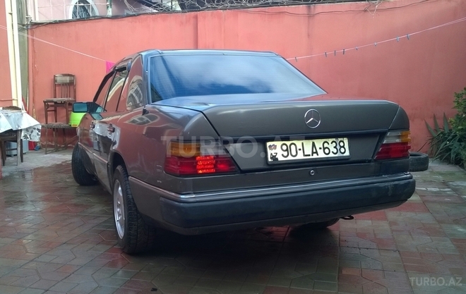 Mercedes E 200 1993, 287,405 km - 2.0 л - Bakı