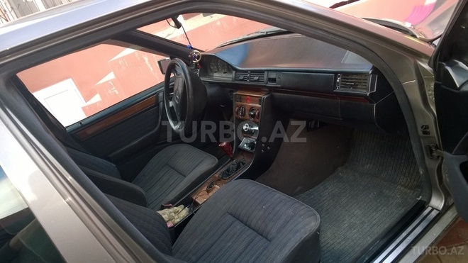 Mercedes E 200 1993, 287,405 km - 2.0 л - Bakı